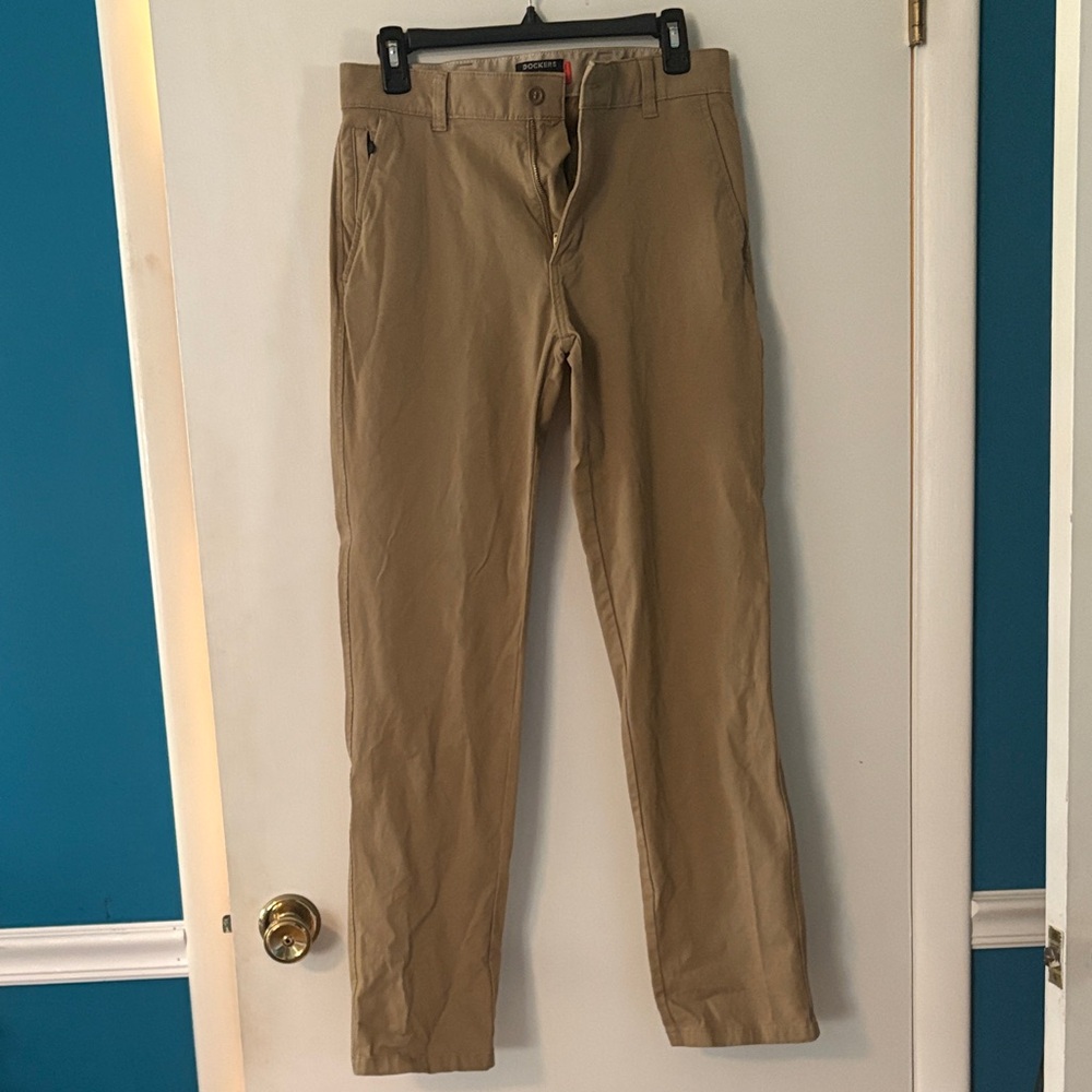 Dockers Men's Khaki Chinos slim fit